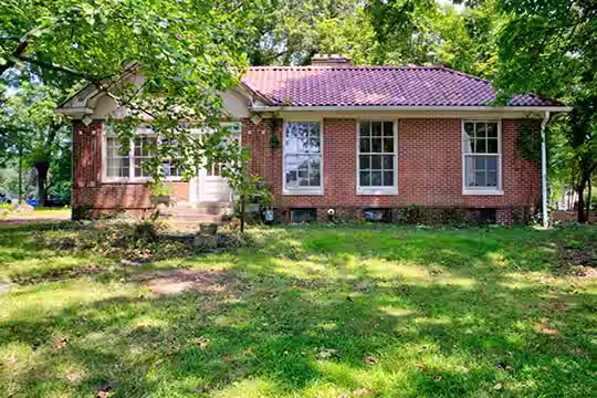 front of 215 S Madison Avenue Middletown KY